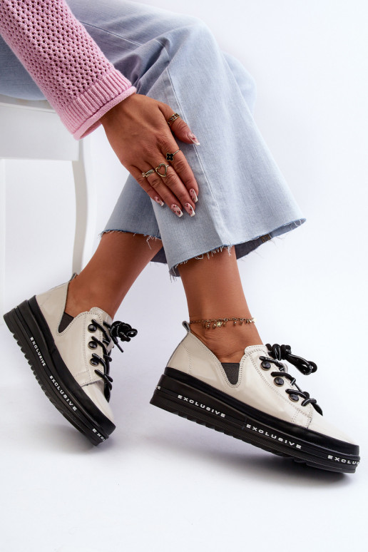 Paeltega jalanõud   platvormiga... Paeltega jalanõud   platvormiga...