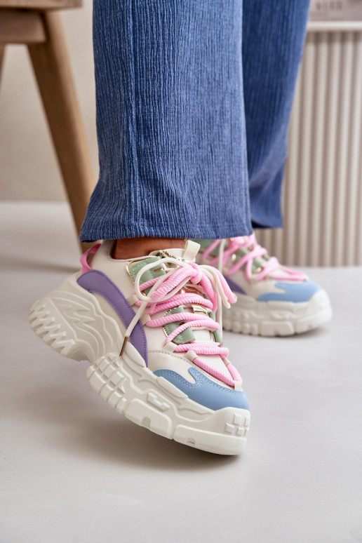 Sneakers tüüpi jalanõud Naiselik... Sneakers tüüpi jalanõud Naiselik...