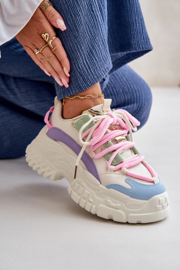 Sneakers tüüpi jalanõud Naiselik moodsate massiivsete taldadega Mitmevärvilised Nevela 2