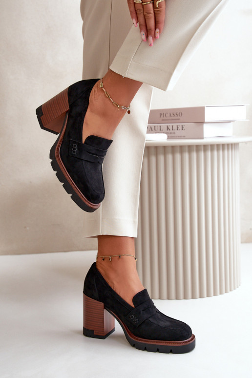 Naiste kõrge kontsaga kingad... Naiste kõrge kontsaga kingad...