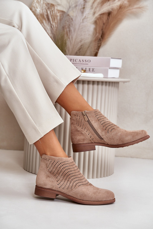 Naiste laia kontsaga avanenud kontsad...