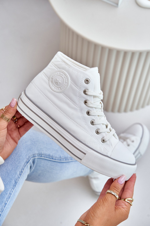 voodriga naiste saapad platvormiga OO274A473 valget värvi