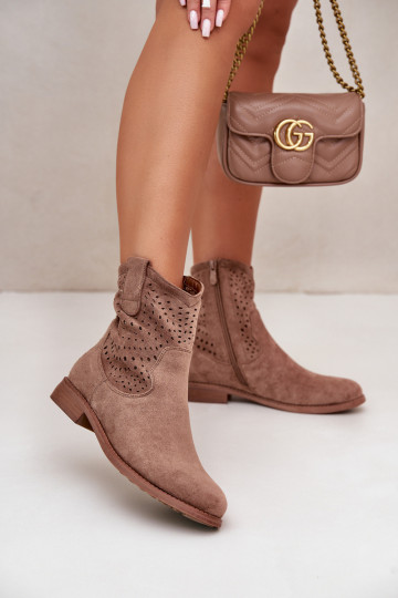 Naiste avanenud kontsad...