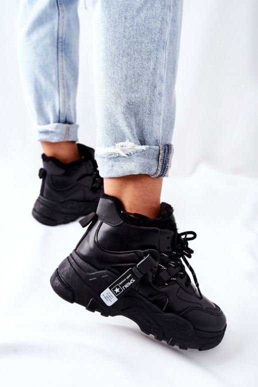 Naiselik voodriga Sneakers tüüpi...