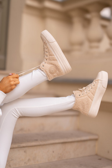 Voodriga naiste saapad...