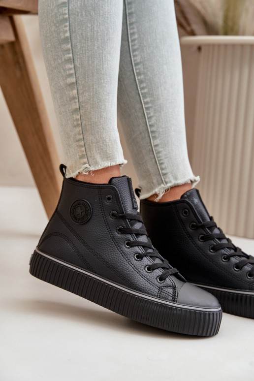 Naiste isolatsiooniga vabaaja... Naiste isolatsiooniga vabaaja...