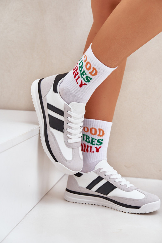 spordijalatsid Sneakers tüüpi jalanõud Pealiste omad valget värvi Galabis spordijalatsid Sneakers tüüpi jalanõud Pealiste omad valget värvi Galabis