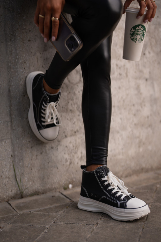 Sneakers stiilis naiste jalanõud... Sneakers stiilis naiste jalanõud...