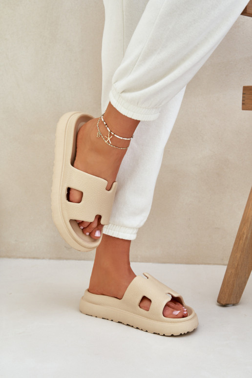 Kerged rannaplätud Plätud Väljalõigetega beeži värvi Neladith