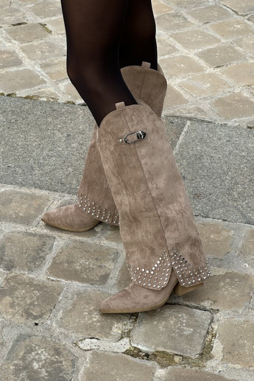 Kanna ja platvormiga kõrged saapad... Kanna ja platvormiga kõrged saapad...