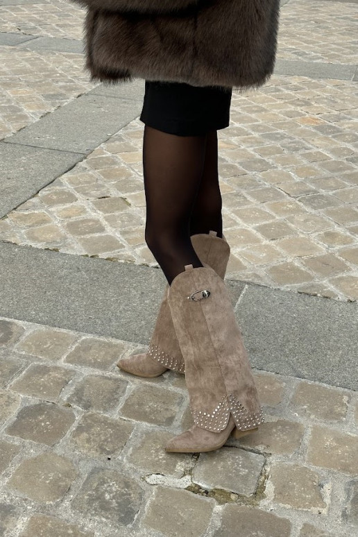 Kanna ja platvormiga kõrged saapad... Kanna ja platvormiga kõrged saapad...