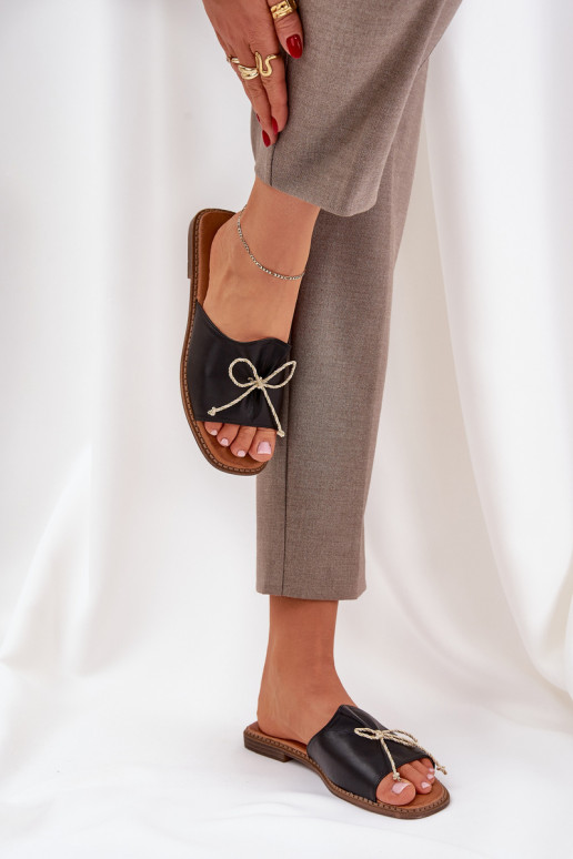 Plätud Lameda talla peal kaunistustega Kokardką msuud Deonelis