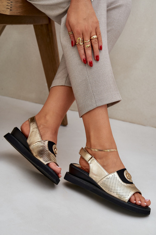 Pealistesandaalid platvormiga Kuldset värvi Isnnoria