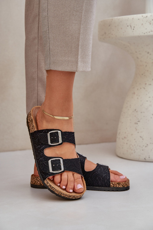 Riidest Plätud Korgitalla peal neetide ja pandlaga msuud Atera