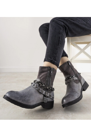 Hallid poolsaapad... 2