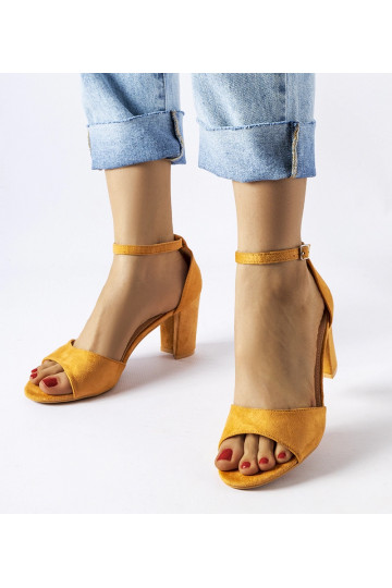 Pruunid Poleti kontsaga...