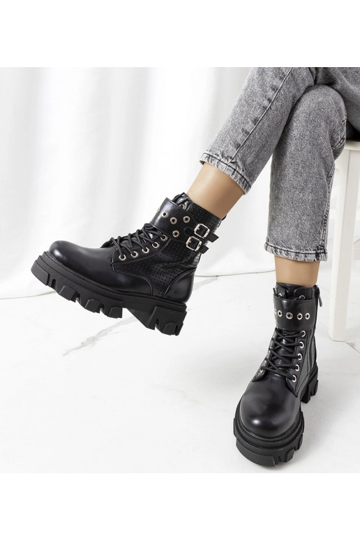 Mustad poolsaapad Rubeo trapetsist...