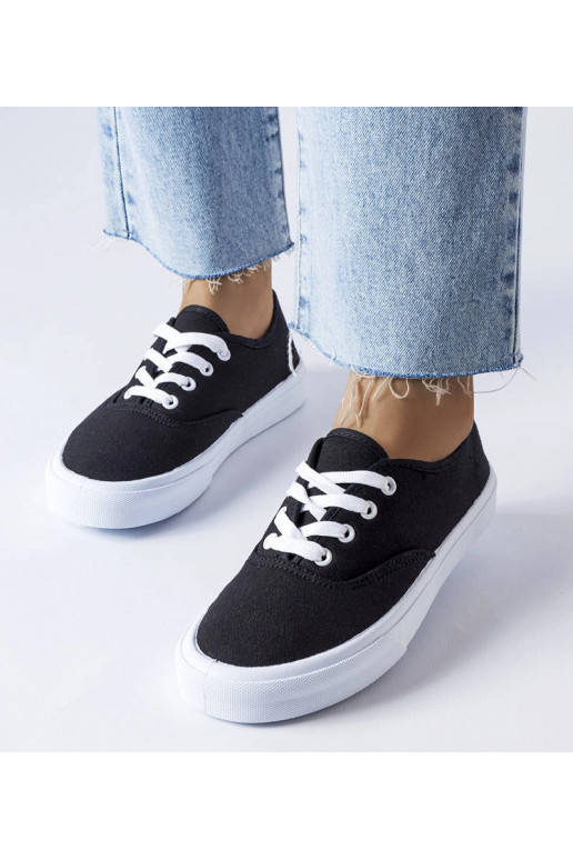 Mustast Fantina kangast tossud