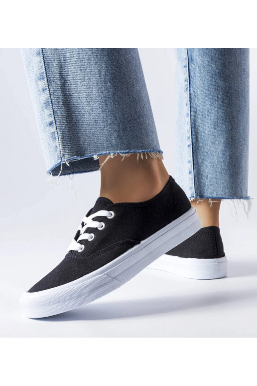 Mustast Fantina kangast tossud