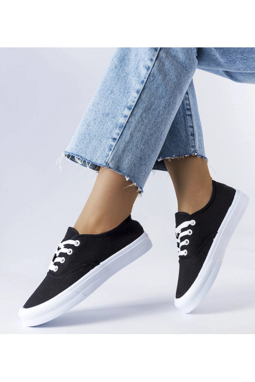 Mustast Fantina kangast tossud