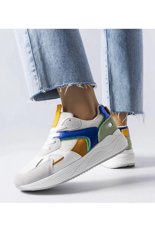 Rieli valged segamaterjalist tossud