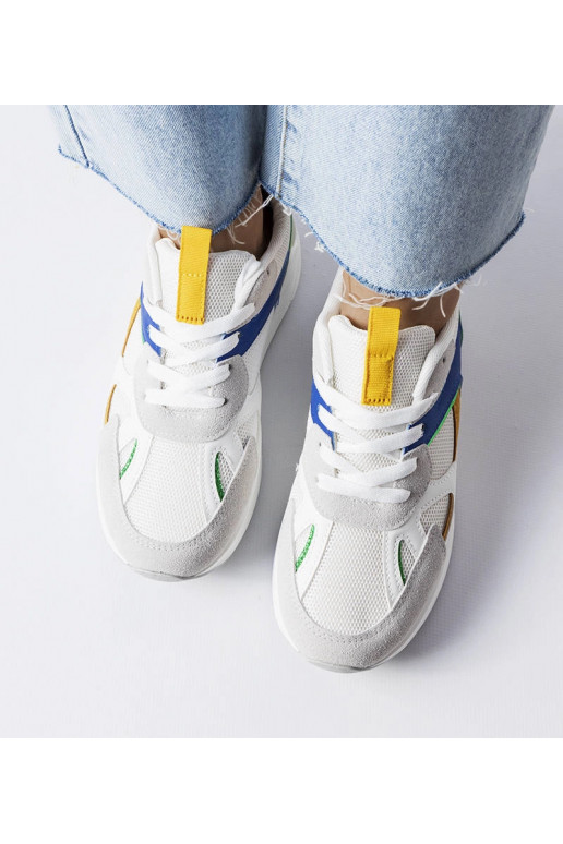 Rieli valged segamaterjalist tossud