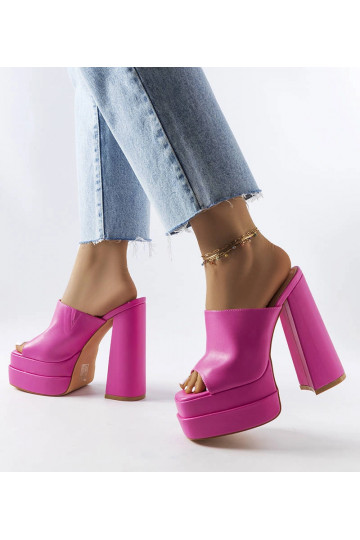 Roosad kõrge kontsaga...