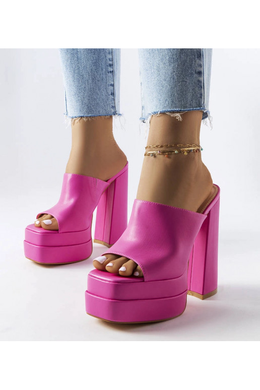 Roosad kõrge kontsaga plätud Mertzon