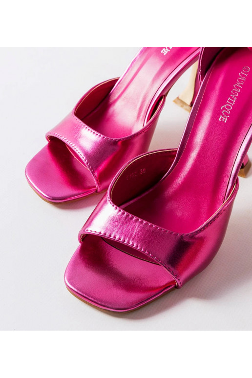 Delinda sädelevad roosad kõrge...