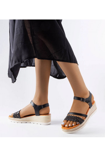 Mustad Ferdinando sandaalid