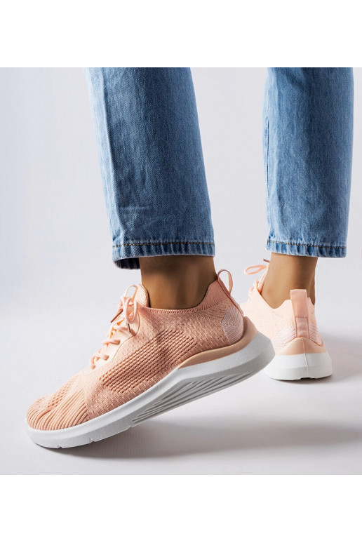 Nelsoni oranžid ja valged tossud