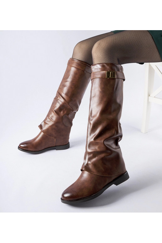 Pruunid soojad saapad peidetud...