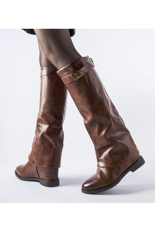 Pruunid soojad saapad peidetud...