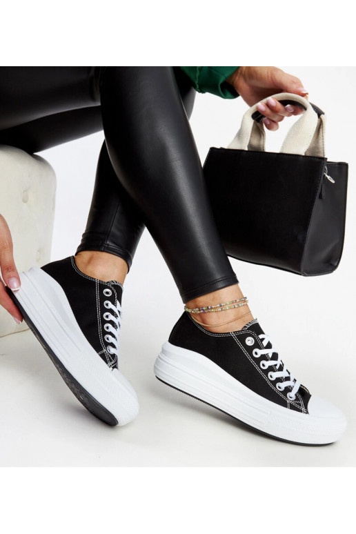 Mustad tossud paksul Zlata platvormil Mustad tossud paksul Zlata platvormil