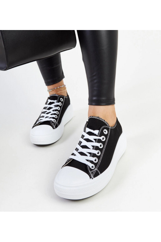 Mustad tossud paksul Zlata platvormil Mustad tossud paksul Zlata platvormil