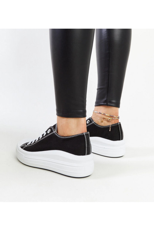 Mustad tossud paksul Zlata platvormil Mustad tossud paksul Zlata platvormil