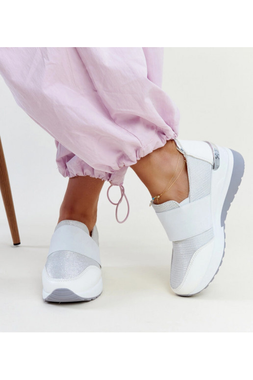 Kallay valged wedge tossud