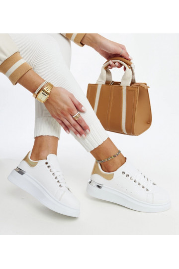 Valged spordijalatsid... 2