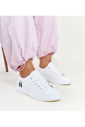 Valged naiste tossud...