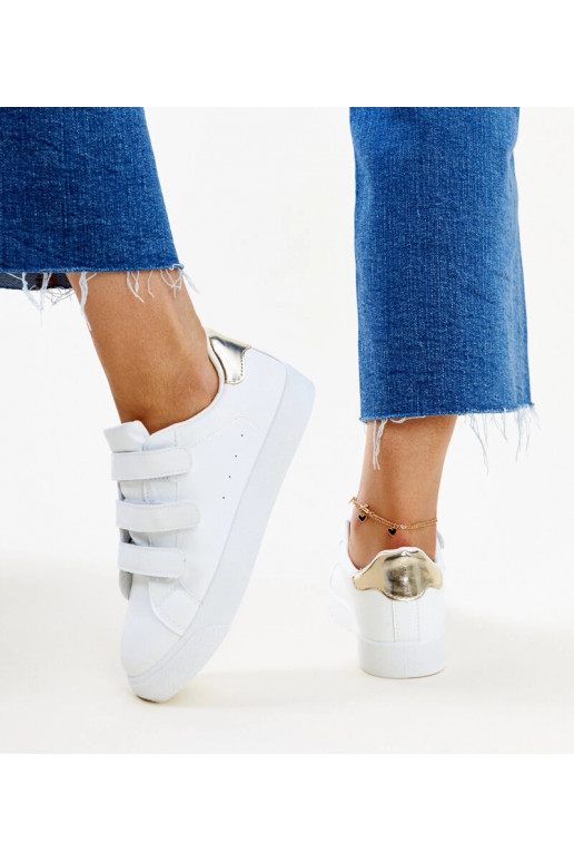 Valged ja kuldsed Samala takjapaelaga...