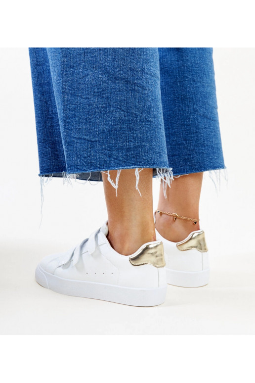 Valged ja kuldsed Samala takjapaelaga...