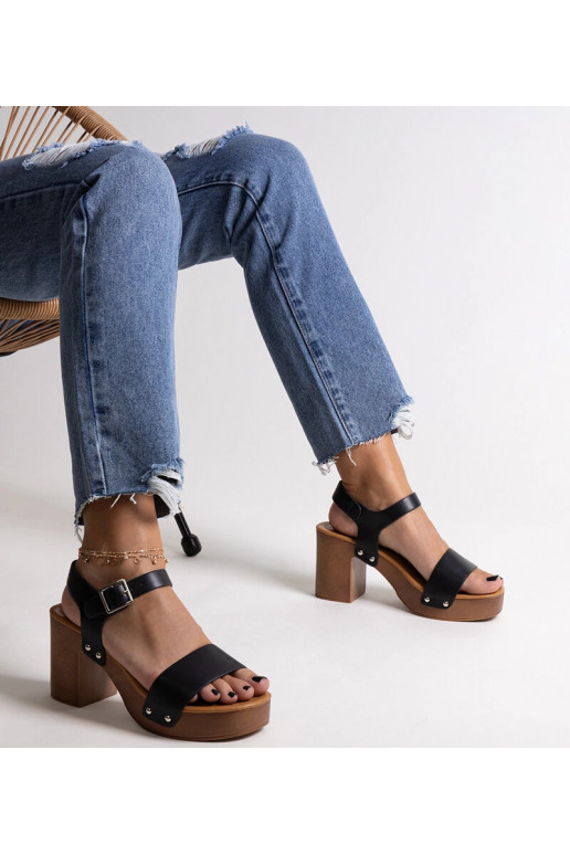 Mustad paksud Adilar plokk-kontsa...