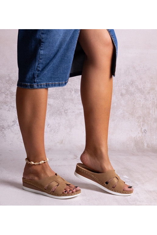 Pruunid kerged madala kontsaga plätud...