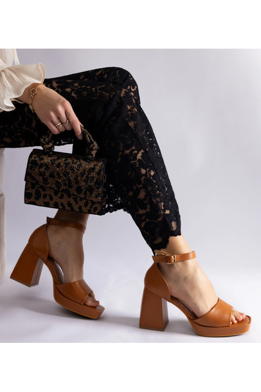 Pruunid Isolina paksud kontsaga...