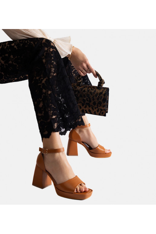 Pruunid Isolina paksud kontsaga...