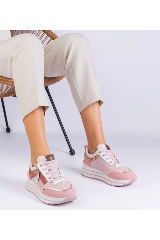 Roosad platvormiga sporditossud, mis...