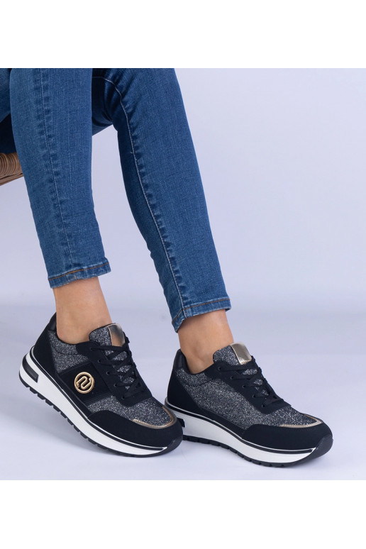 Mustad läikivad kuldse kaunistusega... Mustad läikivad kuldse kaunistusega...