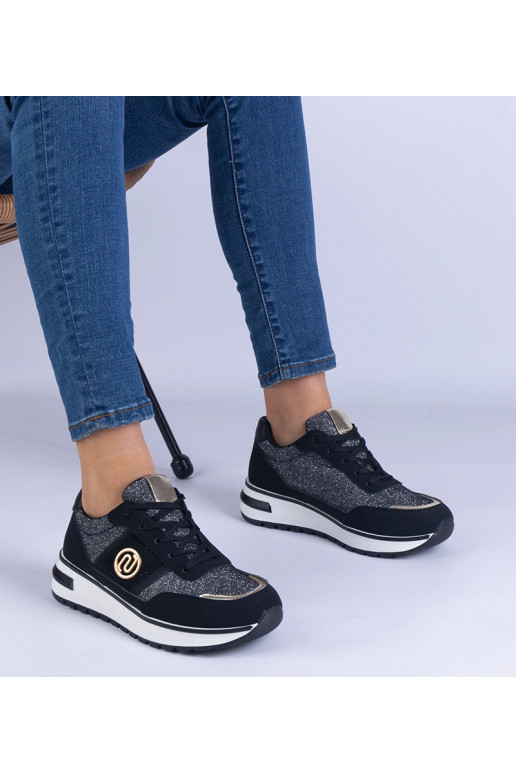 Mustad läikivad kuldse kaunistusega... Mustad läikivad kuldse kaunistusega...