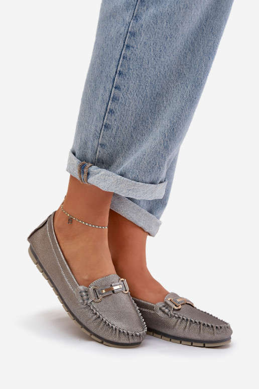 Läikivad sileda tallaga Mokassiinid Valmistatud naturaalsest nahast D&A LR51-546 Hõbedat värvi Läikivad sileda tallaga Mokassiinid Valmistatud naturaalsest nahast D&A LR51-546 Hõbedat värvi