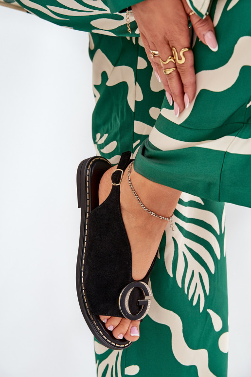 Sellel ondalad sandaalid kaunistustega msuud Haliones Sellel ondalad sandaalid kaunistustega msuud Haliones